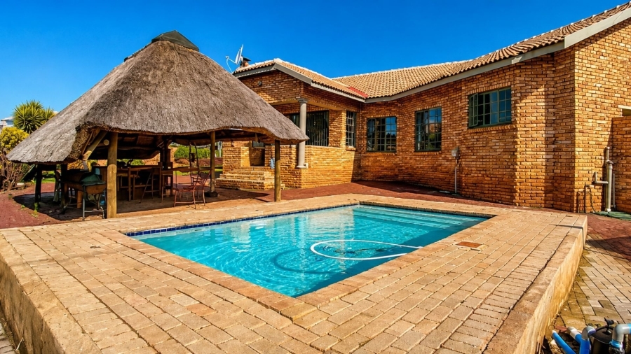 4 Bedroom Property for Sale in Safari Gardens North West